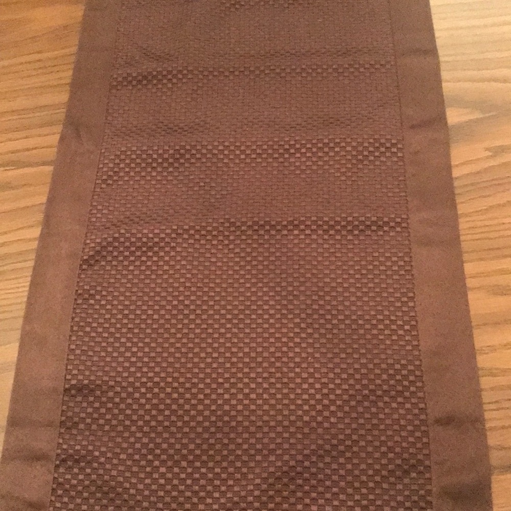 Brown Textured Table Runner - Picture 2 of 7
